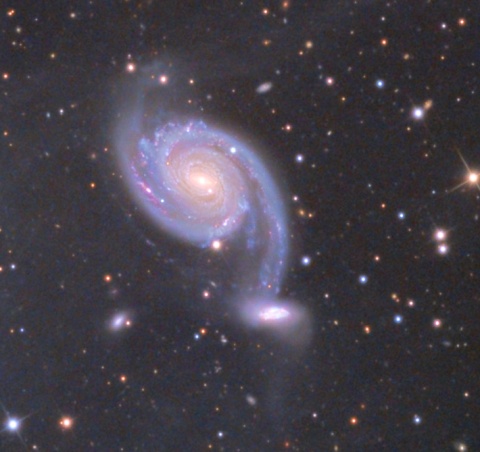 NGC 7752 pod větší NGC 7753, snímek z Mount-Lemmon-Observatory.