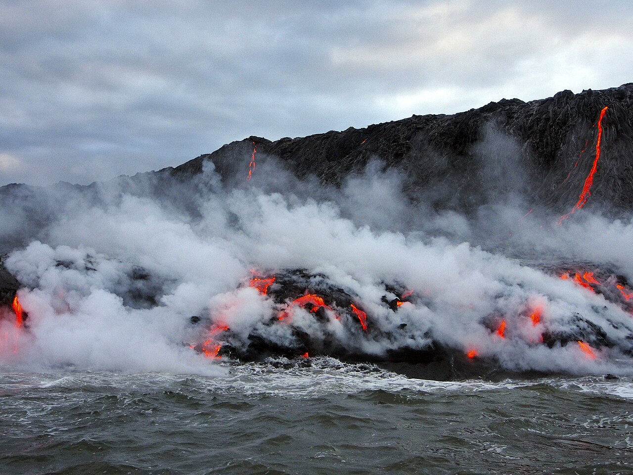 Průnik lávy do oceánu, Kilauea