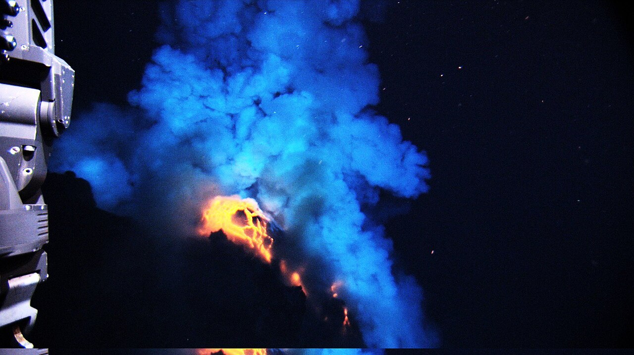 Erupce poblíž Fidži