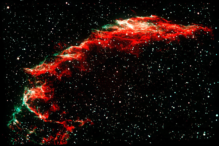 Podrobný pohled na východní část Řasové mlhoviny (NGC 6992)